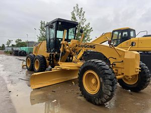 Niveleuse à moteur Liugong CLG422D jaune, modèle 2019, poids opérationnel de 16 500 kg, pour travaux routiers et terrassement - Product Image 5