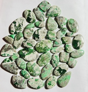 Trimurti Gems - Cabujón de Variscita Verde - Gema Natural con Matriz de Telaraña, Aspecto Turquesa, Piedra Suelta, Origen Rajasthan, Color - Product Image 2