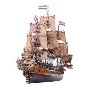 Maquette de bateau en bois artisanale vietnamienne Friesland, peinte, pour la décoration de la maison et du bureau, 63Lx20Wx53.5H cm - Product Image 2