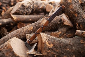Hacha Vikinga Ragnarok Hecha a Mano, Forjada a Mano, con Mango de Madera de Palisandro, Hacha de Supervivencia, Hacha de Caza - Product Image 3