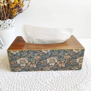 Caja de pañuelos de madera con diseño floral, Almacenamiento de pañuelos, Portapañuelos rectangular hecho a mano, Caja decorativa con recortes para servilletas - Product Image 3