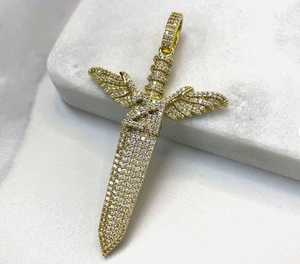 Colgante de Lujo para Hombre, Chapado en Oro de 18k sobre Plata de Ley, con Micro Pavé de Moissanita, Diseño de Alas de Espada, Estilo Hip Hop Rapper Bling - Product Image 5
