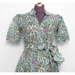 Vestido Kangura Indio Hecho a Mano 100% Algodón, Cuello en V, Manga Corta, Estampado Floral, Cierre con Botones y Cinturón, Silueta en A, Largo Maxi - Product Image 6