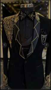 ชุดสูทผู้ชายปักลายคุณภาพสูง สีดำ 3 ชิ้น ไซส์ใหญ่ ทรงเข้ารูป กระดุมแถวเดียว สำหรับงานแต่งงานและงานพิธีต่างๆ - Product Image 2