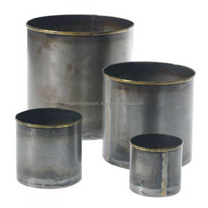 แจกันโลหะสไตล์ดั้งเดิมในหลายขนาดเสร็จแตกต่างกันสำหรับการตกแต่งโต๊ะหรือพื้นงานแต่งงาน - Product Image 2