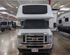Autocaravanas Usadas 100% Originales de los Años 2025, 2024, 2022, 2023 y 2020, Marca Fleetwood, Clase C, Color Personalizado Disponible, Poco Kilometraje - Product Image 1