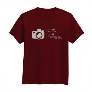 เสื้อยืดแขนสั้นสีน้ำตาลแดงสำหรับผู้ชาย I Came I Saw I Captured คอกลมลำลองทรงโอเวอร์ไซส์ ผลิตจากผ้าฝ้ายผสมที่เป็นมิตรกับสิ่งแวดล้อม น้ำหนัก 180 กรัม - Product Image 1