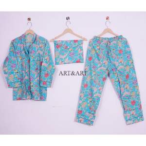 Conjunto de Pijama Floral Hecho a Mano en India para Mujer, Ropa de Dormir Cómoda, Suave y Transpirable, Diseño Floral de Otoño/Verano, Manga Larga - Product Image 1