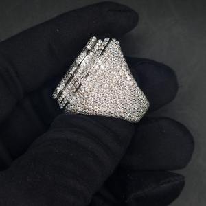 Anillo de cóctel unisex de plata 925 con baño de rodio y moissanita, diseño de corona, engaste pavé, corte princesa, estilo hip-hop, 12 g, joyería para fiesta - Product Image 2