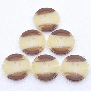 Botones de cuerno de buey y vaca, los más vendidos, utilizados para chaquetas y pantalones de traje donde se desea un aspecto natural, mate o pulido. - Product Image 4
