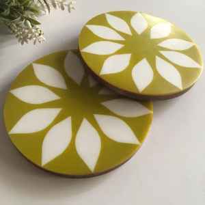 Exclusive Cedar Wood <b>Epoxy</b> Resin Cup Coaster Set for Home and Hotel Use with Custom Color, Size, and Modern Resin Design - Product Image 5