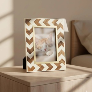 Vente directe fabricant OEM – Cadre photo en bois poli fait main avec clip argenté découpé à la main, faible MOQ, idéal pour les cadeaux d'amour - Product Image 1