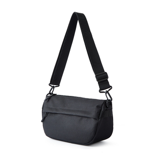 Bolso táctico tipo bandolera, impermeable, para senderismo, deportes al aire libre, en venta online. - Product Image 1