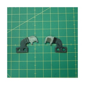 141541-0-01 PIEZA DE MÁQUINA DE COSER INDUSTRIA DE Cuchillos Móviles HECHA EN TAIWÁN - Product Image 1