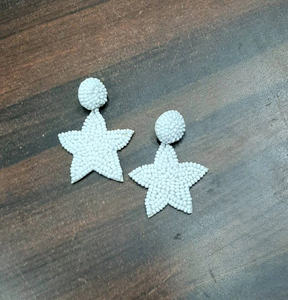 ต่างหูรูปดาวประดับลูกปัดแก้วสีทองทำมือ ดีไซน์น่ารักไม่ซ้ำใคร น้ำหนักเบา เครื่องประดับแฟชั่นสำหรับผู้หญิงในงานแต่งงาน - Product Image 5