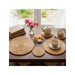 VietChoice Set de table classique en jacinthe d'eau 100% naturelle, écologique, peint à la main, personnalisable, vente en gros, OEM, ODM - Product Image 1