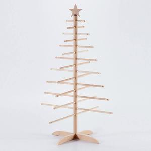Figurine de sapin de Noël classique en bois, finition blanchie à la chaux moderne, ornement décoratif fait main pour table et décoration intérieure - Product Image 3