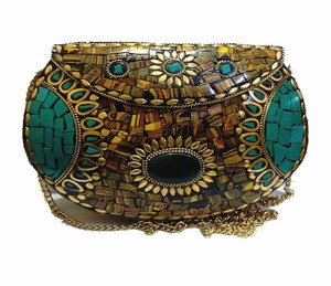 Meilleur prix : Sacs à main tendance style rock pour femmes, modèle GC-AP-472, avec mosaïque et détails métalliques, par un exportateur indien – Idéal pour les soirées. - Product Image 1