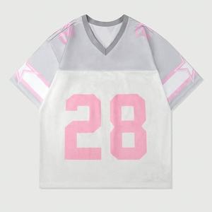 เสื้อฟุตบอลคุณภาพสูงแบบขายส่ง คอวี ทรงโอเวอร์ไซส์ สไตล์เรโทร แบบสั่งทำได้ สำหรับผู้ชาย เนื้อผ้าตาข่าย ระบายอากาศได้ดี ทรงครอป ไซส์อเมริกัน - Product Image 1