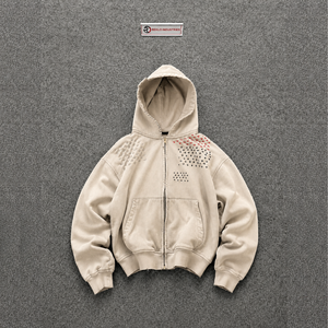Sudadera con capucha beige desgastada con cremallera y mangas con pedrería, estilo oversize, streetwear, lavado vintage, estética grunge, unisex, casual. - Product Image 5