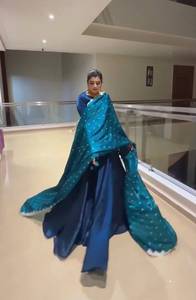 Ensemble de robe indienne pakistanaise bleu sarcelle avec des franges tendance et des broderies à paillettes, travail de cordon, dupatta pour femmes, mariage, fête - Product Image 3