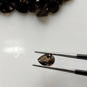 Cuarzo Ahumado Natural 8x6MM Corte Pera, Gema Suelta de la Mejor Calidad para la Fabricación de Joyas - Product Image 1