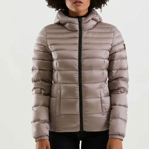 Chaqueta Acolchada Térmica Elegante y Ajustada para Mujer, Chaqueta Acolchada con Cierre para Invierno - Product Image 2