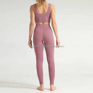 Vêtements de sport de qualité supérieure deux pièces exercice femmes Yoga ensemble à vendre étiquette personnalisée et design couleur unie toutes les tailles femmes Yoga ensembles - Product Image 3