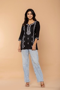 Haut/Kurta en coton brodé noir pour femme Twin Feet, coupe régulière, longueur normale, style décontracté Inde Pakistan, séchage rapide, toutes saisons - Product Image 3
