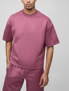Conjunto de pantalón corto para hombre de talla grande, diseñado para brindar un ajuste cómodo y una apariencia premium. - Product Image 3
