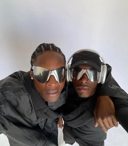 Nuevas Gafas de Sol Futuristas Plateadas YZY 2023, Gafas de Sol de Diseñador de Marca de Lujo, de una Pieza, Grandes y Resistentes al Viento - Product Image 4