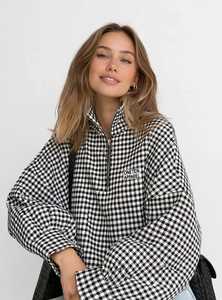 Sudadera con cremallera a cuadros en blanco y negro para mujer, top tipo jersey con cremallera de un cuarto y manga larga - Product Image 6