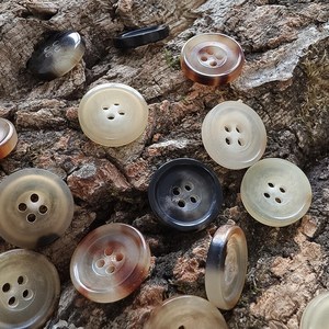 Boutons de couture faits main de haute qualité, ronds, à 4 trous, en corne de buffle, style animalier, durables, pour vêtements, chemises et costumes - Product Image 2