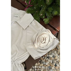 Blusa Elegante con Peplum y Cierre Frontal para Mujer, Diseño Personalizado con Mangas Florales 3D y Cintura Ajustable con Cordón, ODM OEM TOREN - Product Image 6