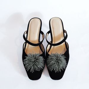 Nouvelles sandales élégantes à talons bas KMS, talons pour femmes en silicone de qualité supérieure, fabriquées à la main, confortables, élégantes, chaussures de mode, modèle indonésien KMS-EH - Product Image 4