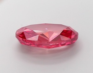 Diamant CVD de laboratoire de luxe, de forme ovale modifiée, rouge vif fantaisie, 7,48 carats, clarté VS2, polissage excellent, diamant non monté - Product Image 5
