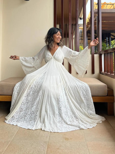 Robe longue maxi femme 2026 à col en V profond, entièrement volantée, style bohème, blanche, tricotée, à plusieurs niveaux, pour la plage, sexy, à manches évasées - Product Image 3