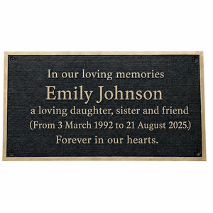 Plaque commémorative rectangulaire traditionnelle en laiton noir Dollond London, gravée sur mesure avec nom, pour condoléances, origine Royaume-Uni, marqueur de sépulture - Product Image 1