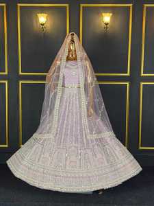 Lehenga choli de mariée certifié avec des détails lourds, une grande ampleur et un look léger pour les fêtes et les événements - Product Image 4