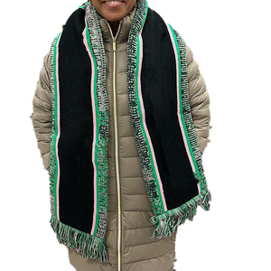 Alpha Kapa Alpha (AKA) Conjunto de Bufanda Larga de Punto Grueso y Gorro con Pompones en Rosa Salmón y Verde Manzana, Diseño Jacquard, Unisex, para Invierno - Product Image 1