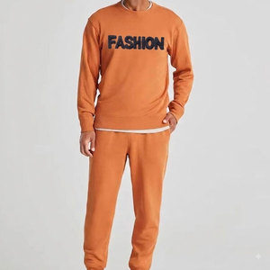 Traje Deportivo de Poliéster/Algodón Transpirable, Ligero, de Invierno, de Alta Calidad, con Bordado, para Hombre, Fabricado en Pakistán - Product Image 1