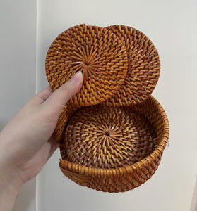 Ensemble de 4 dessous-de-verre en rotin au design exclusif pour la protection de la table, très demandés et de haute qualité - Product Image 2