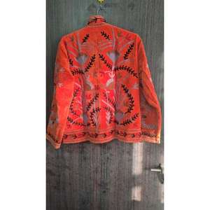 Chaqueta Acolchada de Terciopelo Boho Suzani, Transpirable, Tejida, con Bordado a Mano, Cuello Alto, Abrigo Distintivo, Moda Artesanal Única para Invierno - Product Image 5