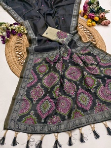 Sari en coton de qualité export indienne pour femmes, vêtements ethniques à bas prix pour les mariages, prix de gros depuis l'Inde - Product Image 3