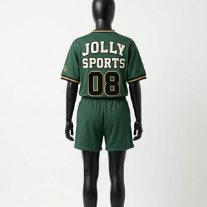 Conjunto de camiseta y pantalones cortos de fútbol de poliéster interlock premium de 210 GSM, verde con ribete dorado, conjuntos con logotipo personalizado - Product Image 2