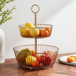 Corbeille à fruits en métal de style antique, embellissant le comptoir tout en gardant les fruits bien rangés - Product Image 1