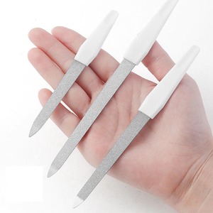 Lima de Uñas Premium, Herramienta Duradera para Manicura y Pedicura, para Dar Forma, Suavizar y Pulir las Uñas - Product Image 1