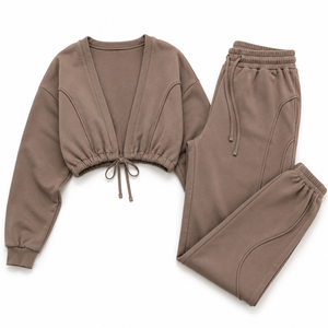 Ensemble de survêtement chic pour femme, comprenant un sweat à capuche court à col en V profond et à nouer sur le devant, et un pantalon de survêtement à jambe large en molleton épais, avec logo personnalisé, style streetwear décontracté - Product Image 4