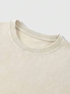 เสื้อยืดโอเวอร์ไซส์สีเบจสไตล์วินเทจ ล้างสีแล้ว โลโก้เรียบง่าย เนื้อผ้านุ่ม 100% ผ้าฝ้าย เสื้อโอเวอร์ไซส์แนวสตรีทแวร์ลำลองสำหรับฤดูร้อน เสื้อยืดผู้ชาย - Product Image 3