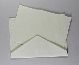Carte à bords festonnés personnalisable de haute qualité 250 g/m² avec enveloppe assortie, papier recyclé fait main à partir de fibres de coton - Product Image 2